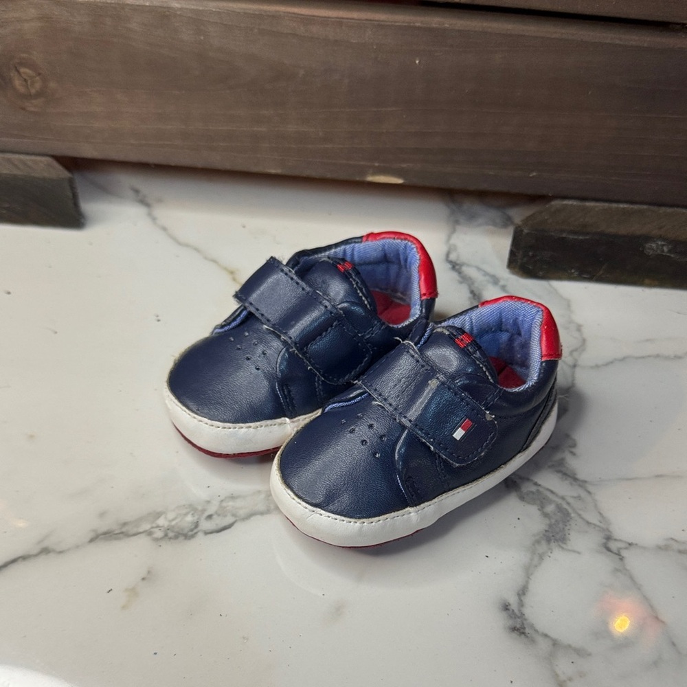 4/$15 Tommy Hilfiger Navy and Red Baby Shoes Size 2 (3-6 months)